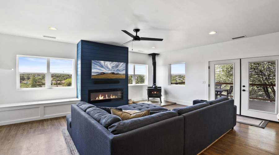 Living and dining1E0A5375