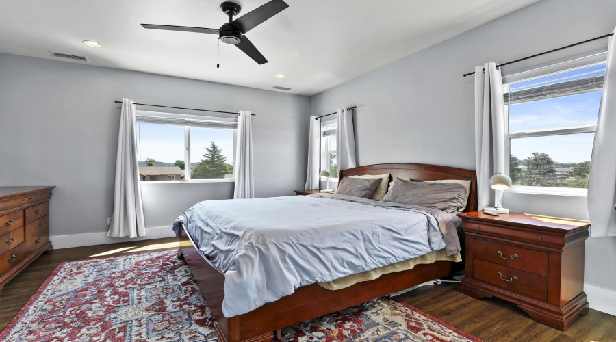 Upstairs primary suite1E0A5390