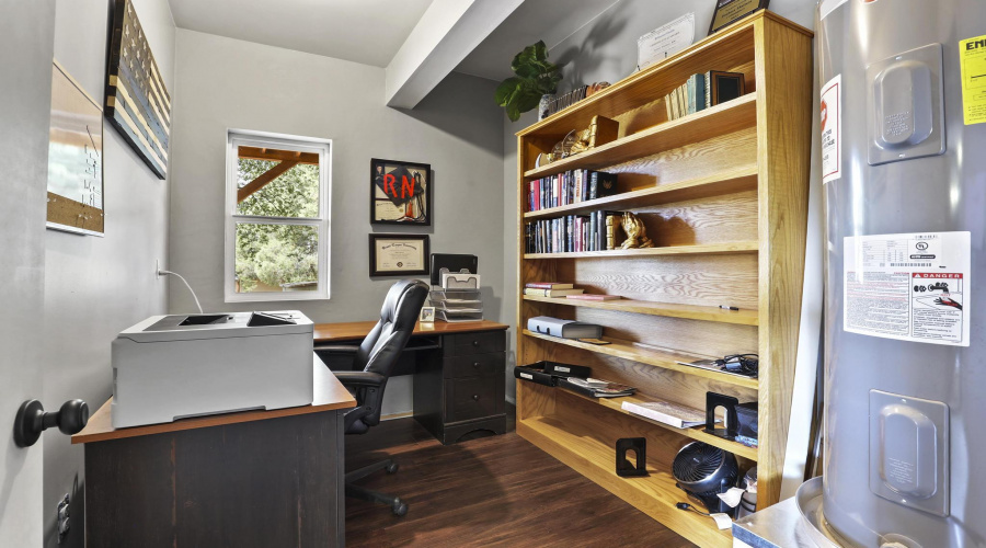 Downstairs office 1E0A5524