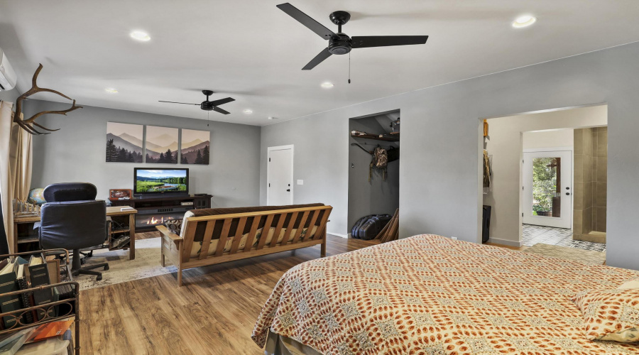 Second primary bedroom, suite1E0A5607