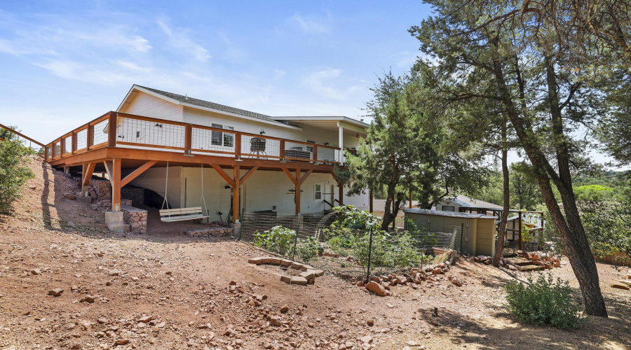Back yard and deck1E0A5548