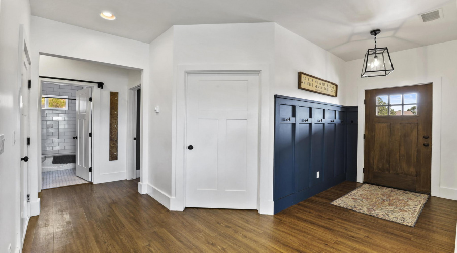 Entryway 1E0A5440