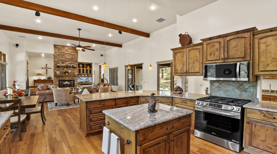 Kitchen (2)