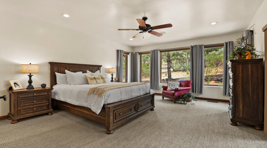 Master Bedroom (1)