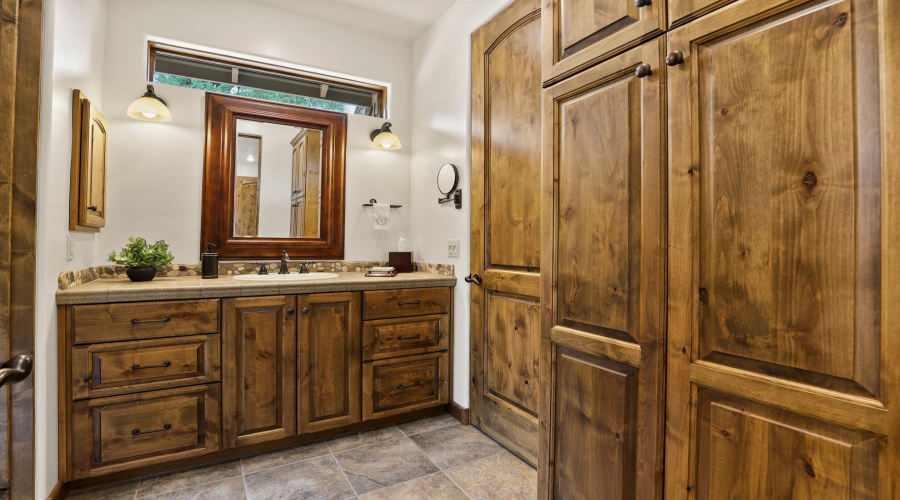 Jack & Jill Bathroom (1)