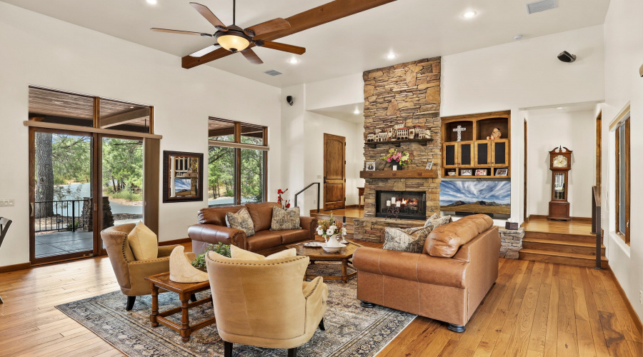 Living Room (2)