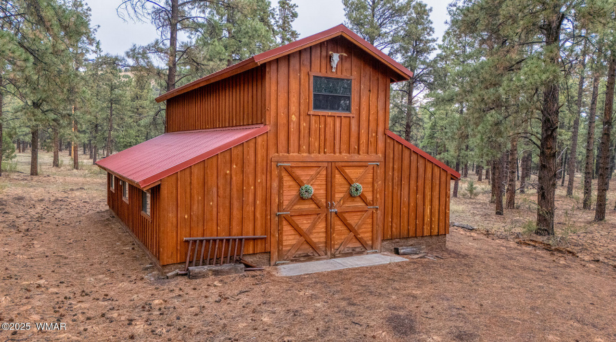 6 stall barn with loft