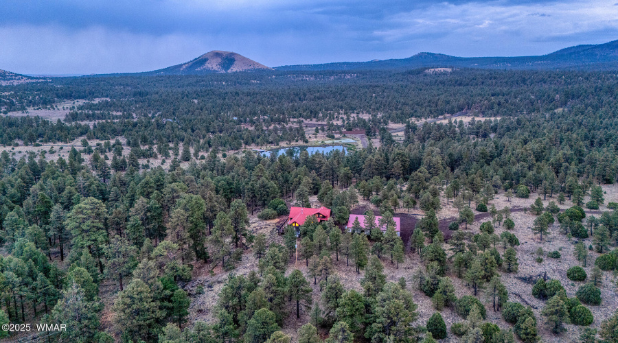 Close proximity to fishing lake
