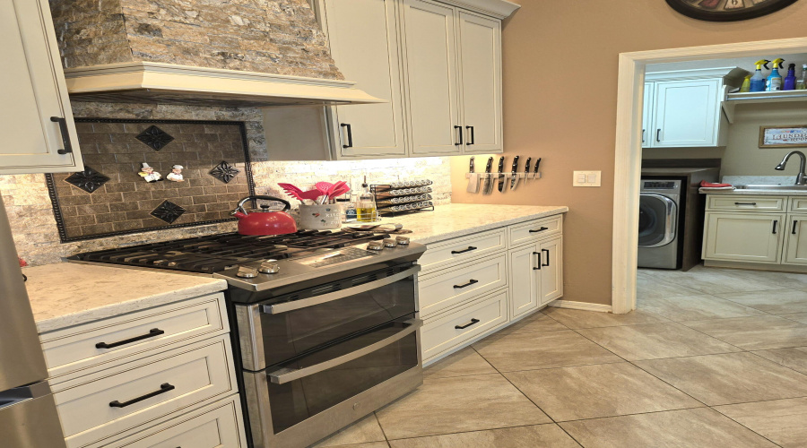 Laundry Rm adj to Kitchen