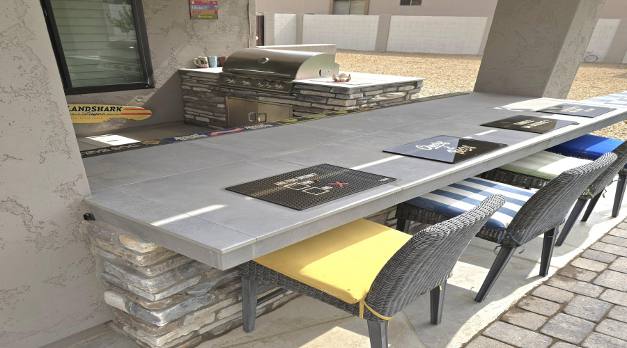 Bar & BBQ Grill