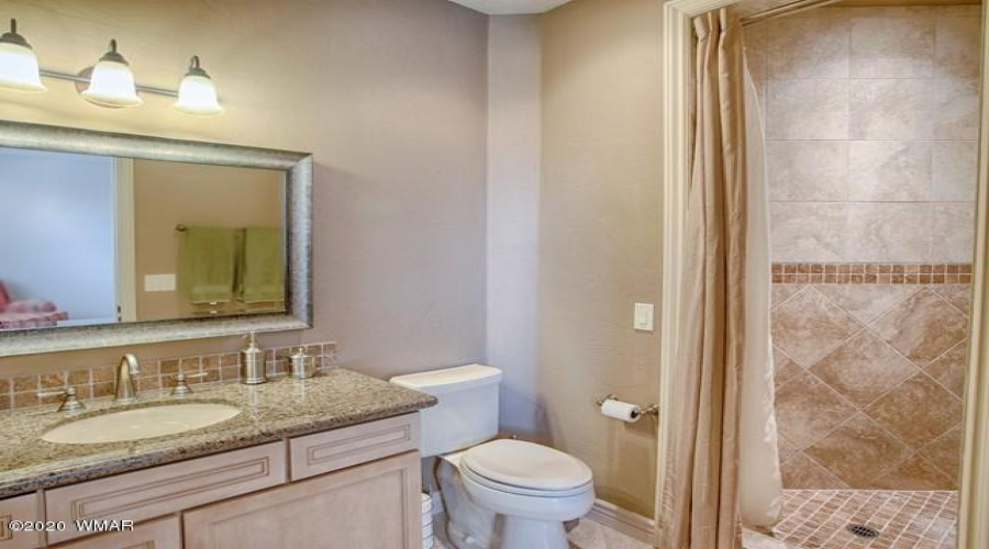Fifth Bedroom Suite