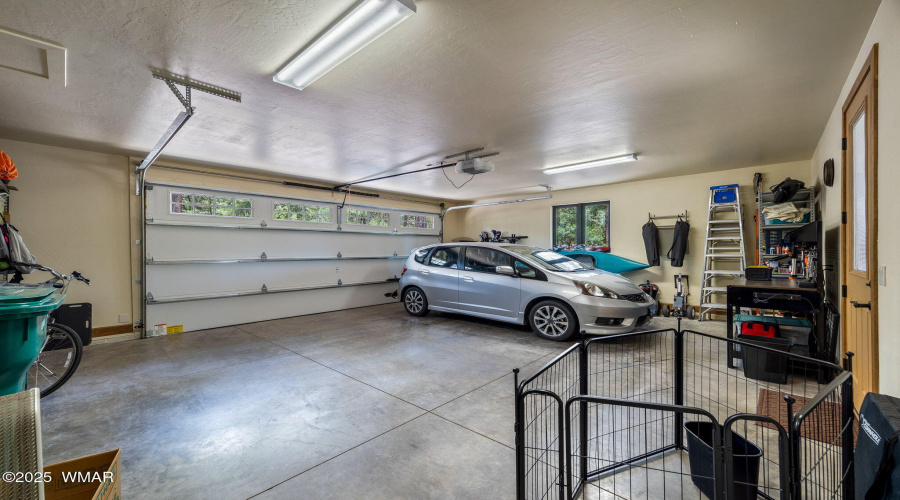 Large Garage-21' x 25.6
