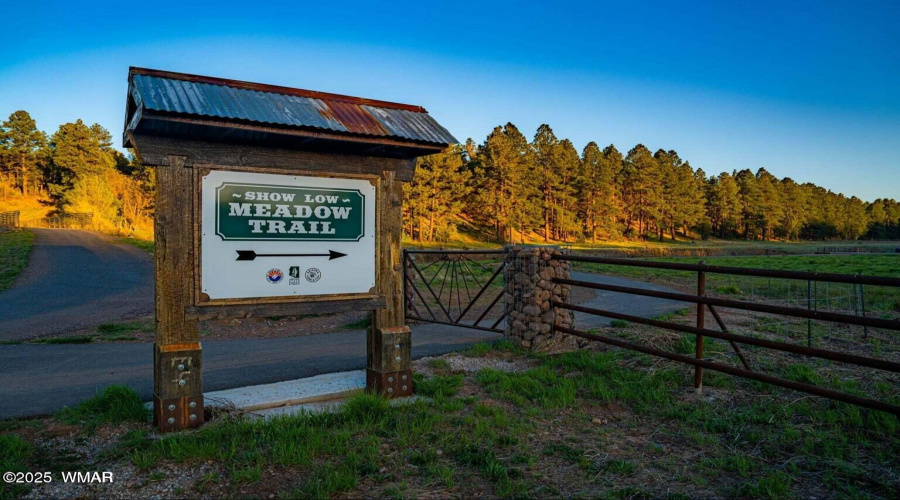 Show Low Meadow Trail