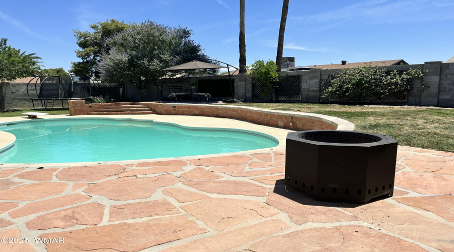Diving pool
