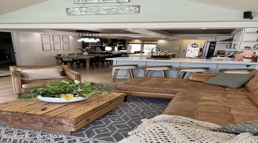 Breakfast bar