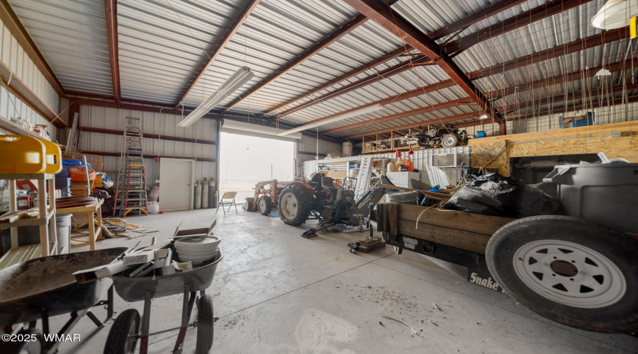 COMMERCIAL SIZED GARAGE-36_(2048)
