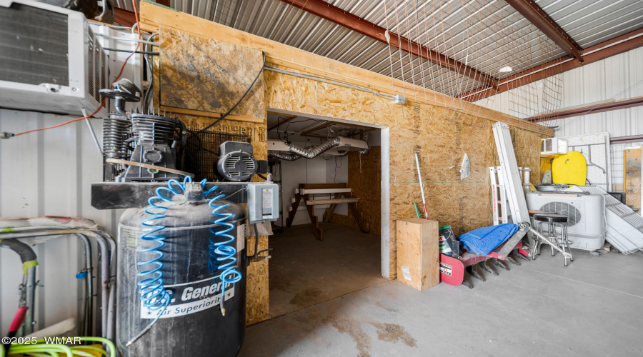 COMMERCIAL SIZED GARAGE-37_(2048)