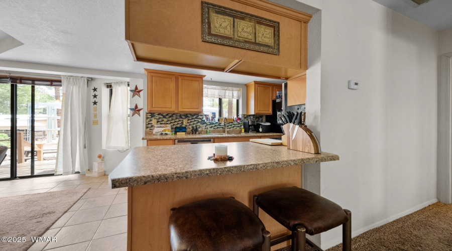 Breakfast Bar In Kitchen