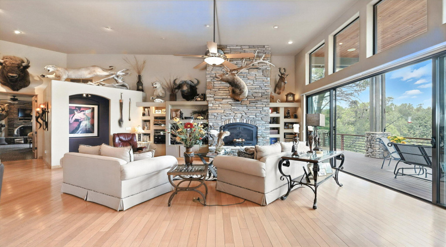 19-web-or-mls-Indian Paintbrush - Luxury