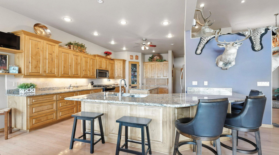 26-web-or-mls-Indian Paintbrush - Luxury