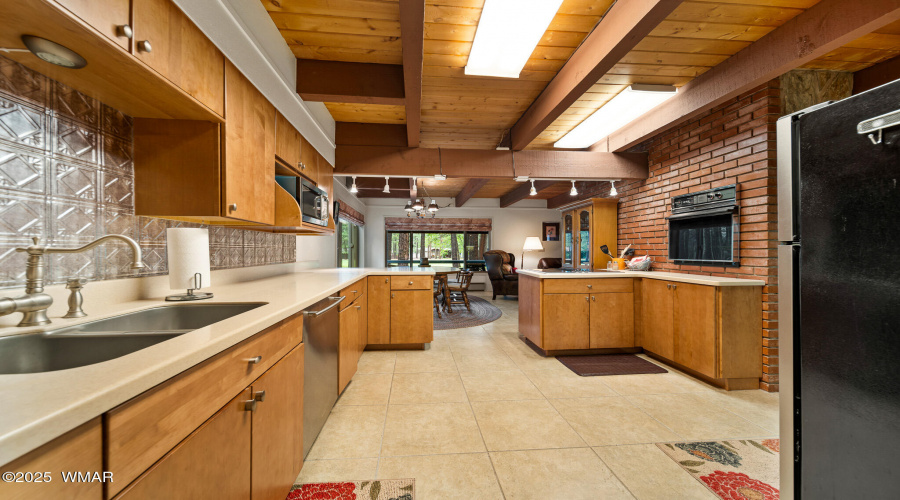 7456 Geronimo Road, Pinetop, AZ 85935