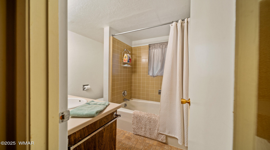 7456 Geronimo Road, Pinetop, AZ 85935