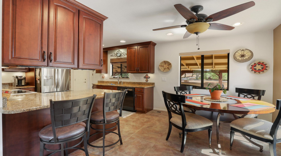 Dining/Kitchen/Breakfast Bar