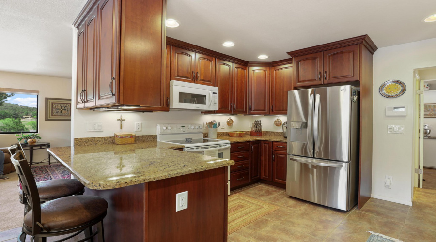Kitchen with Breakfast Bar