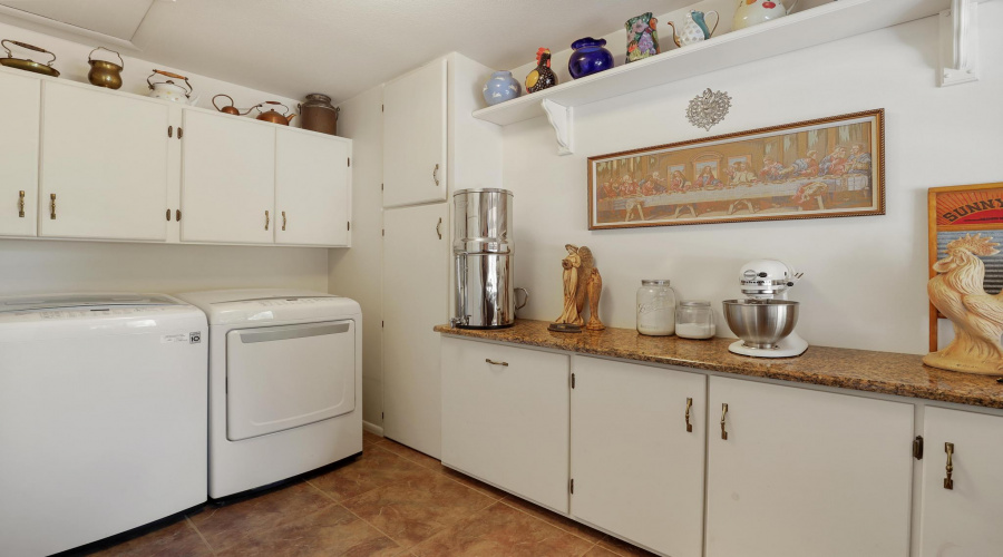 Laundry/Hobby/Walk-in Pantry/Mud Room