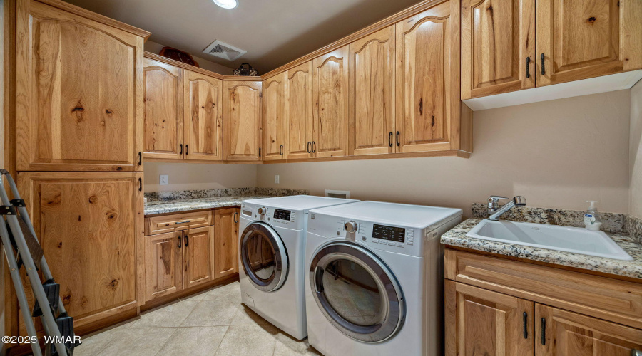 2787AirParkDr-Overgaard-AZ-26