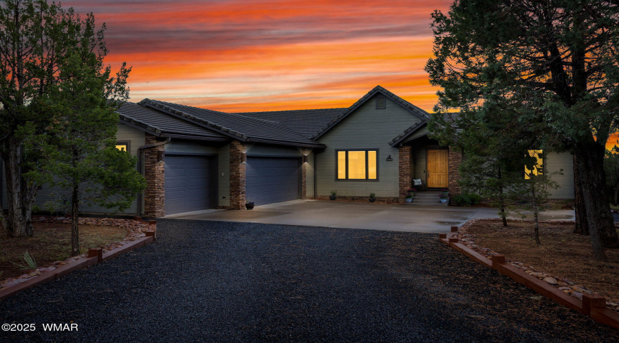 2787AirParkDr-Overgaard-AZ-1