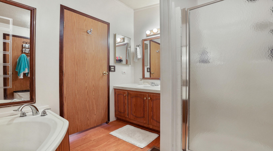 Master Bathroom (1)
