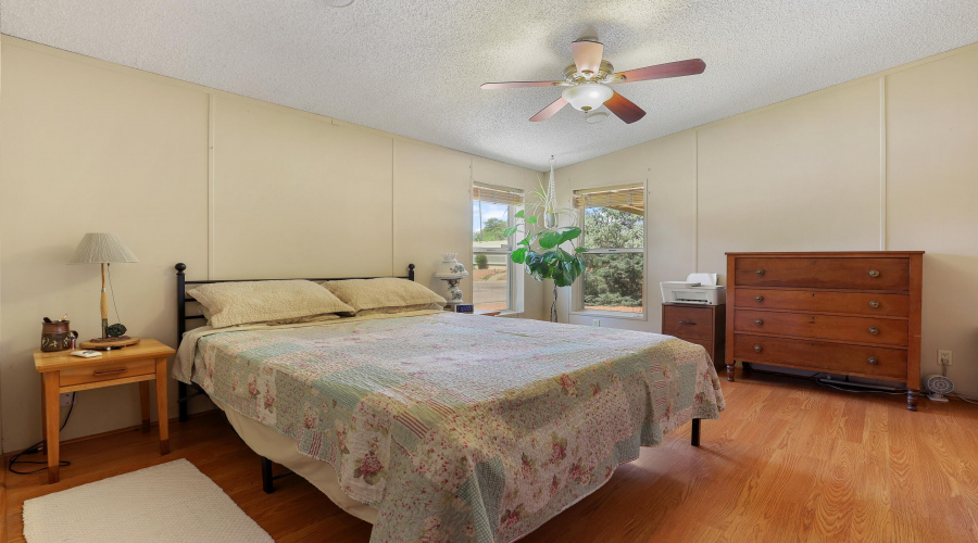 Master Bedroom (1)
