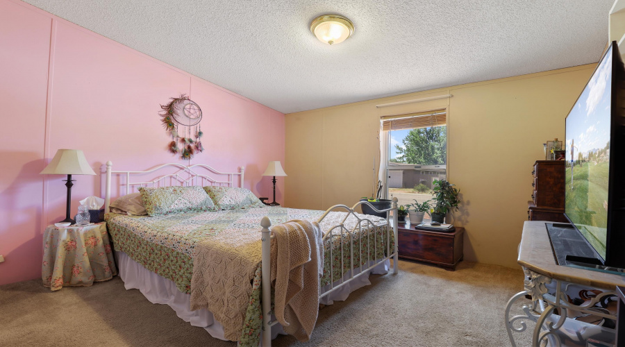 Guest Bedroom 1