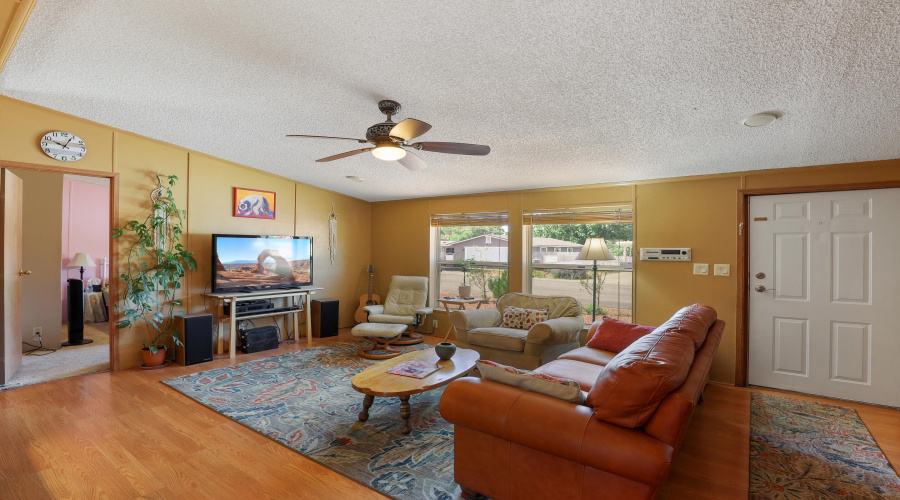 Living Room (2)
