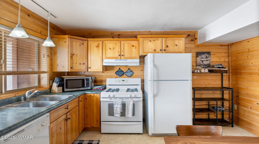 100MainSt-Greer-AZ-38