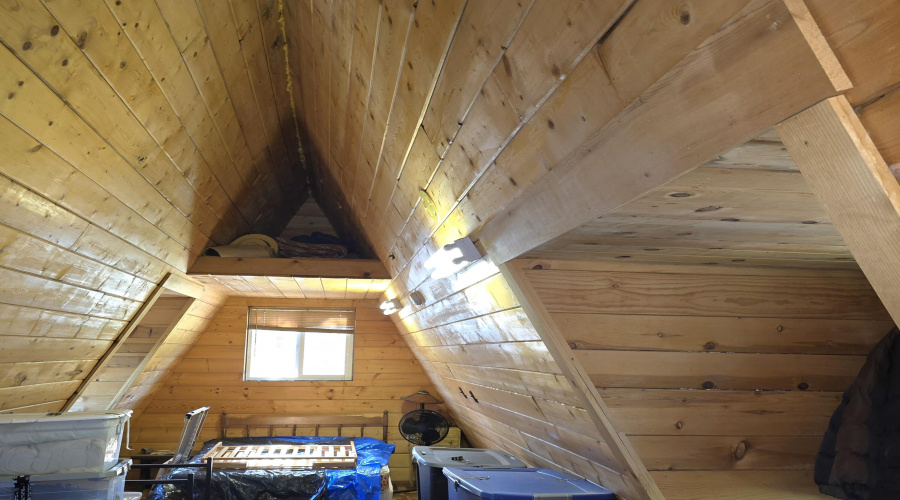 Loft E End