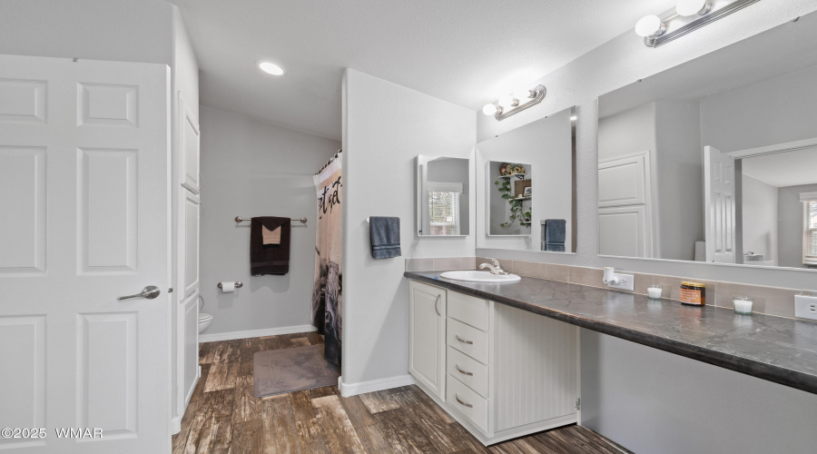 Brian Durbin Photo Primary Bath