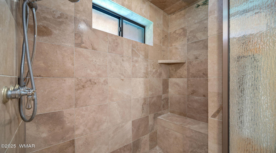 Walk-in Shower in En Suite