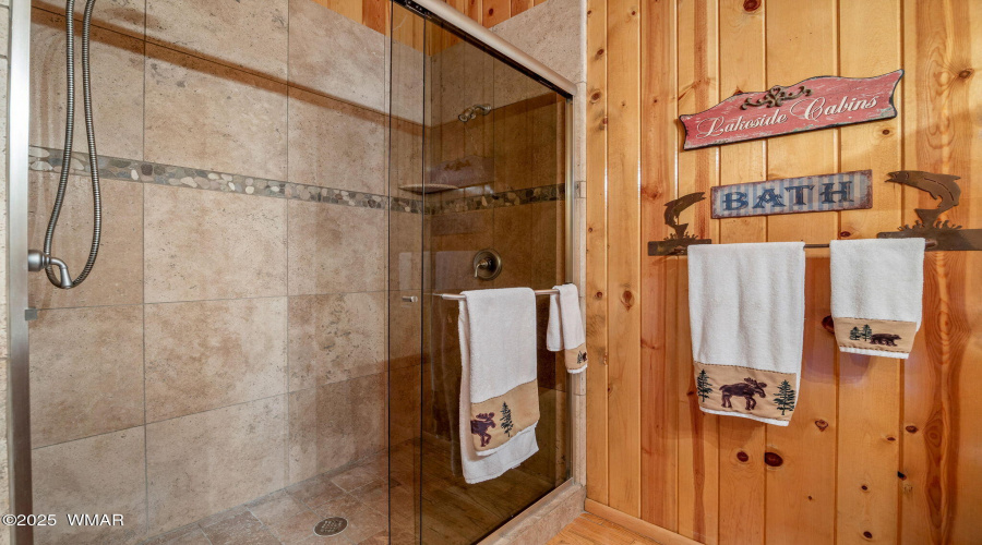 Upstairs En Suite Walk-in Shower