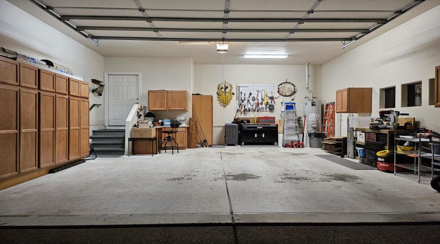 Garage W/Ample Storage