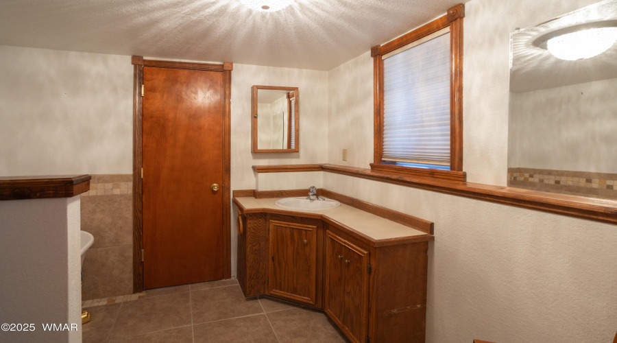 Guest 1 Bath