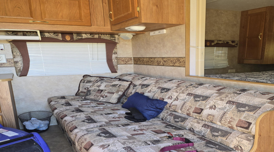 TT Couch & Bdrm