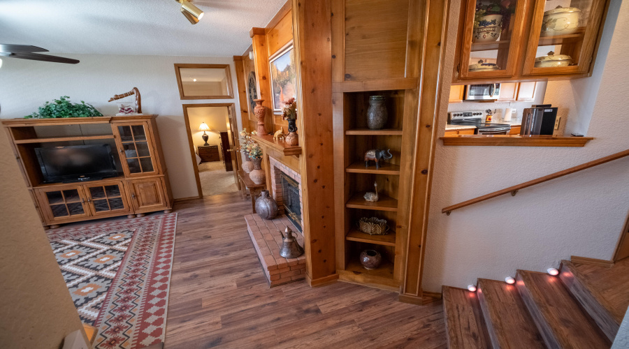 Stepdown to livingroom
