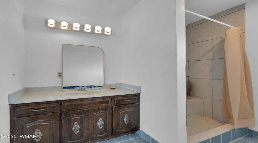 Primary vanity