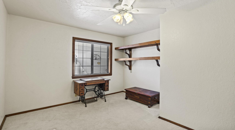 Front guest room 2 1E0A0501