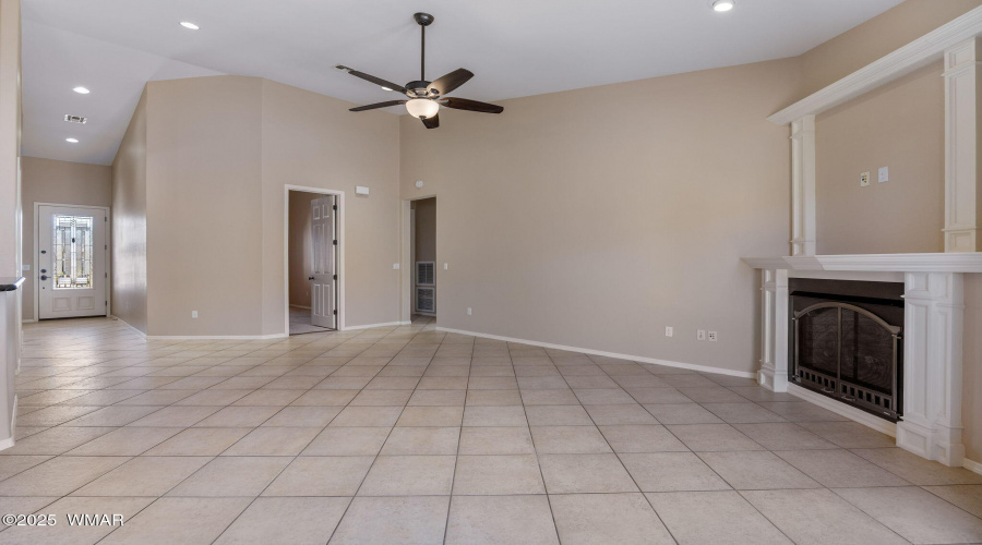1058EAdamsSt-Snowflake-AZ-8