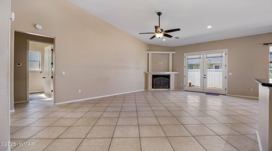 1058EAdamsSt-Snowflake-AZ-7