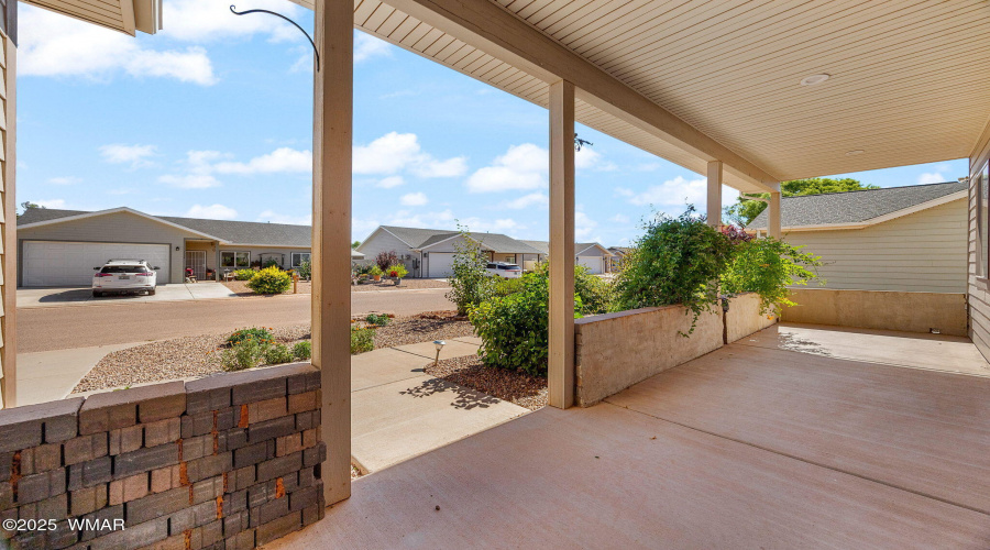 1058EAdamsSt-Snowflake-AZ-4