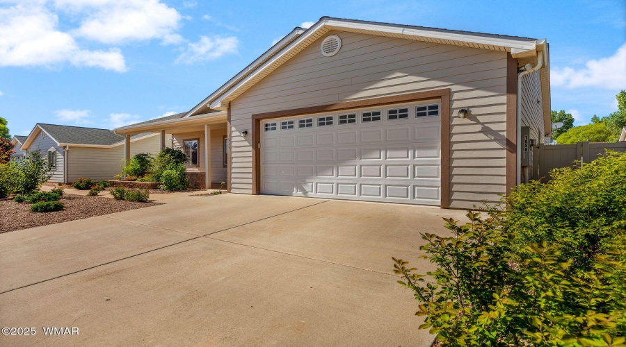 1058EAdamsSt-Snowflake-AZ-1